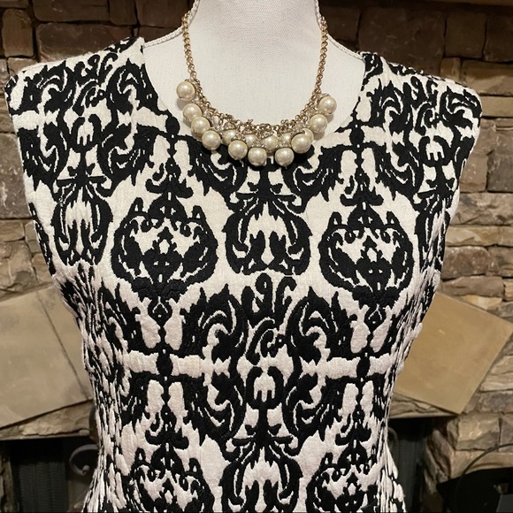 Gianni Bini Black White Damask Sleeveless Dress - Picture 3 of 10